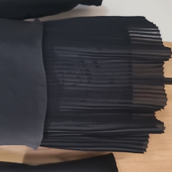 Marciano pleated chiffon tiered black top - Picture 3 of 5